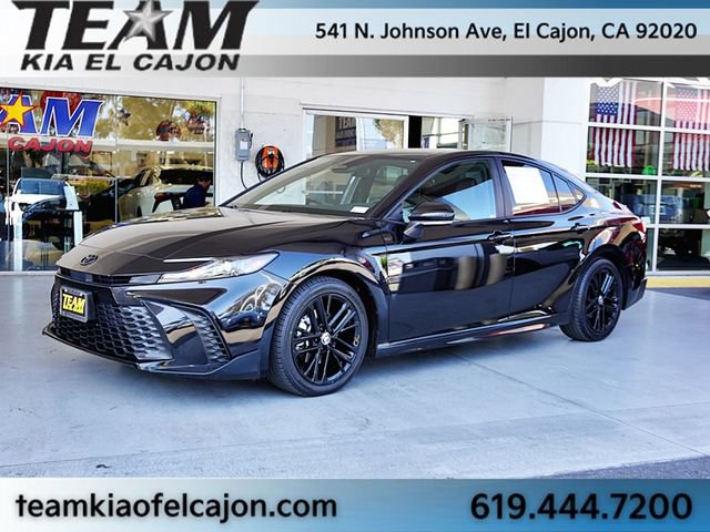 Used 2025 Toyota Camry SE w/ Convenience Package FWD image 5