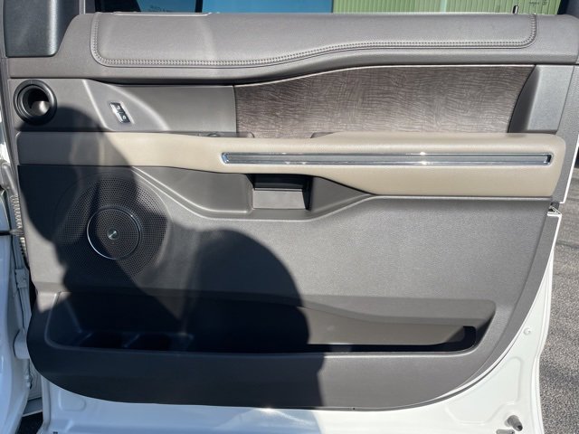 Used 2020 Ford Expedition Limited w/ Equipment Group 302A image 13