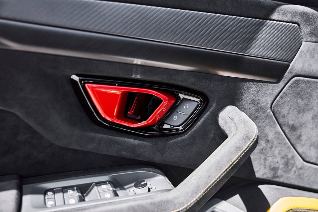 Used 2024 Lamborghini Urus Performante AWD/4WD image 43