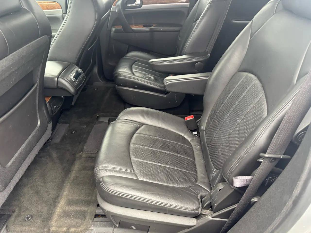 Used 2011 Buick Enclave CXL AWD/4WD image 16