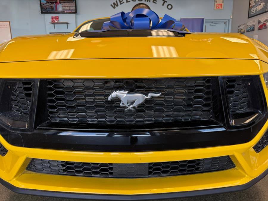 Used 2024 Ford Mustang GT RWD image 9