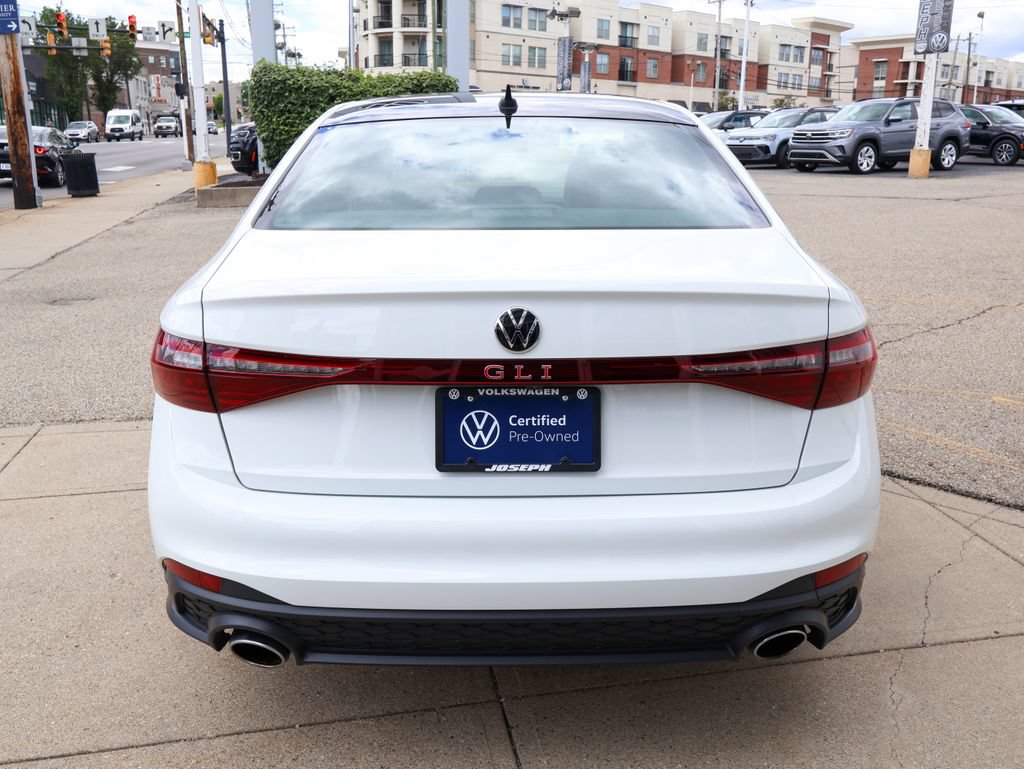 Certified 2025 Volkswagen Jetta GLI Autobahn w/ GLI Black Package FWD image 4