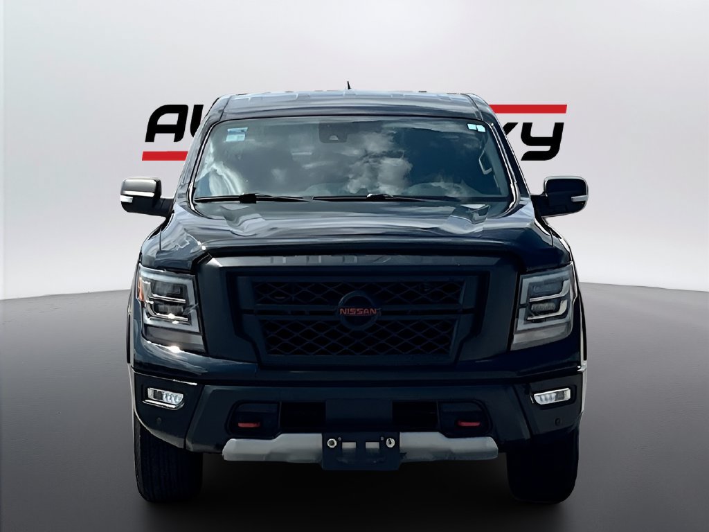 Used 2022 Nissan Titan PRO-4X w/ Pro-4x Convenience Package AWD/4WD image 2