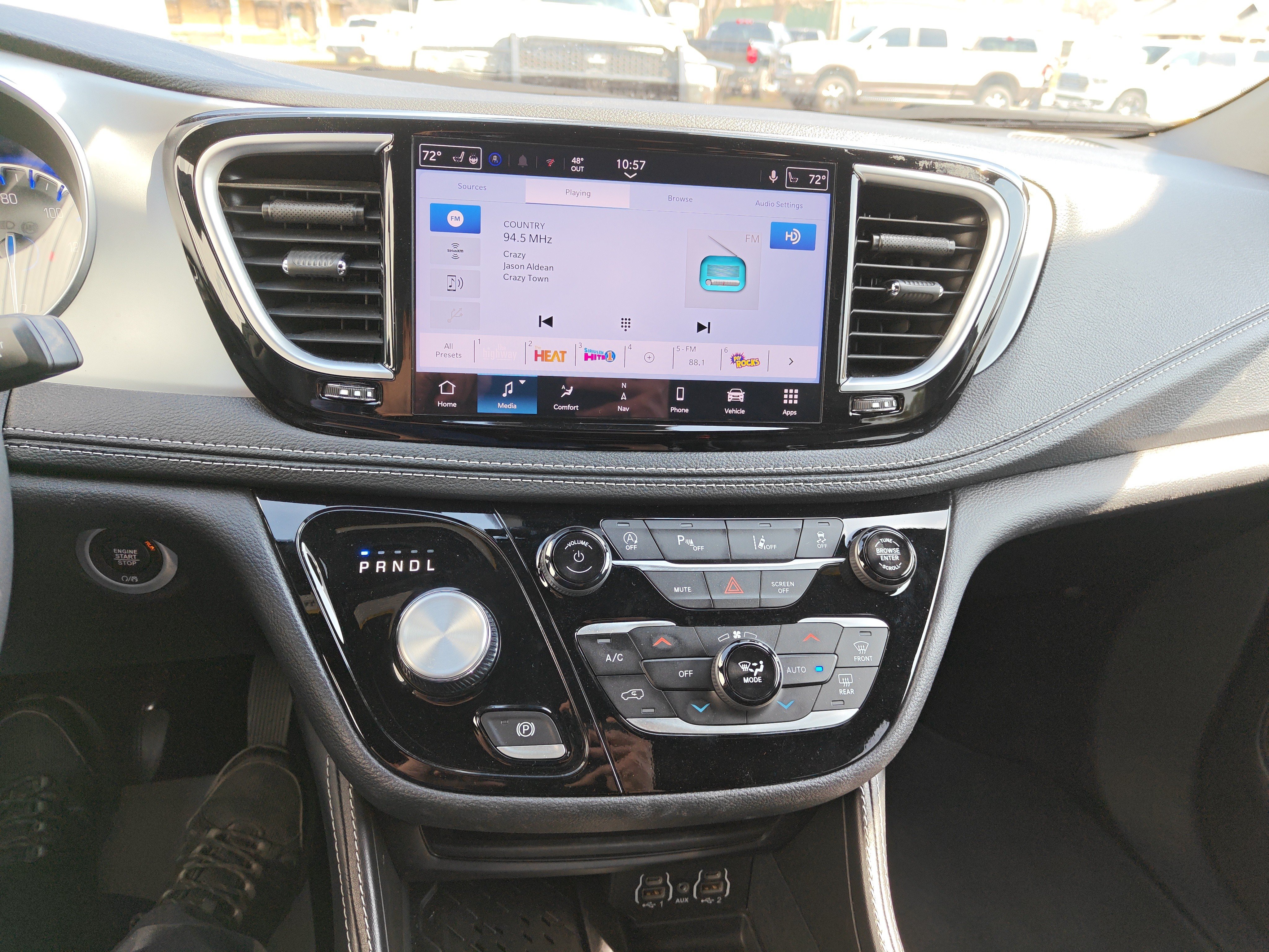 Used 2025 Chrysler Pacifica Limited FWD image 20