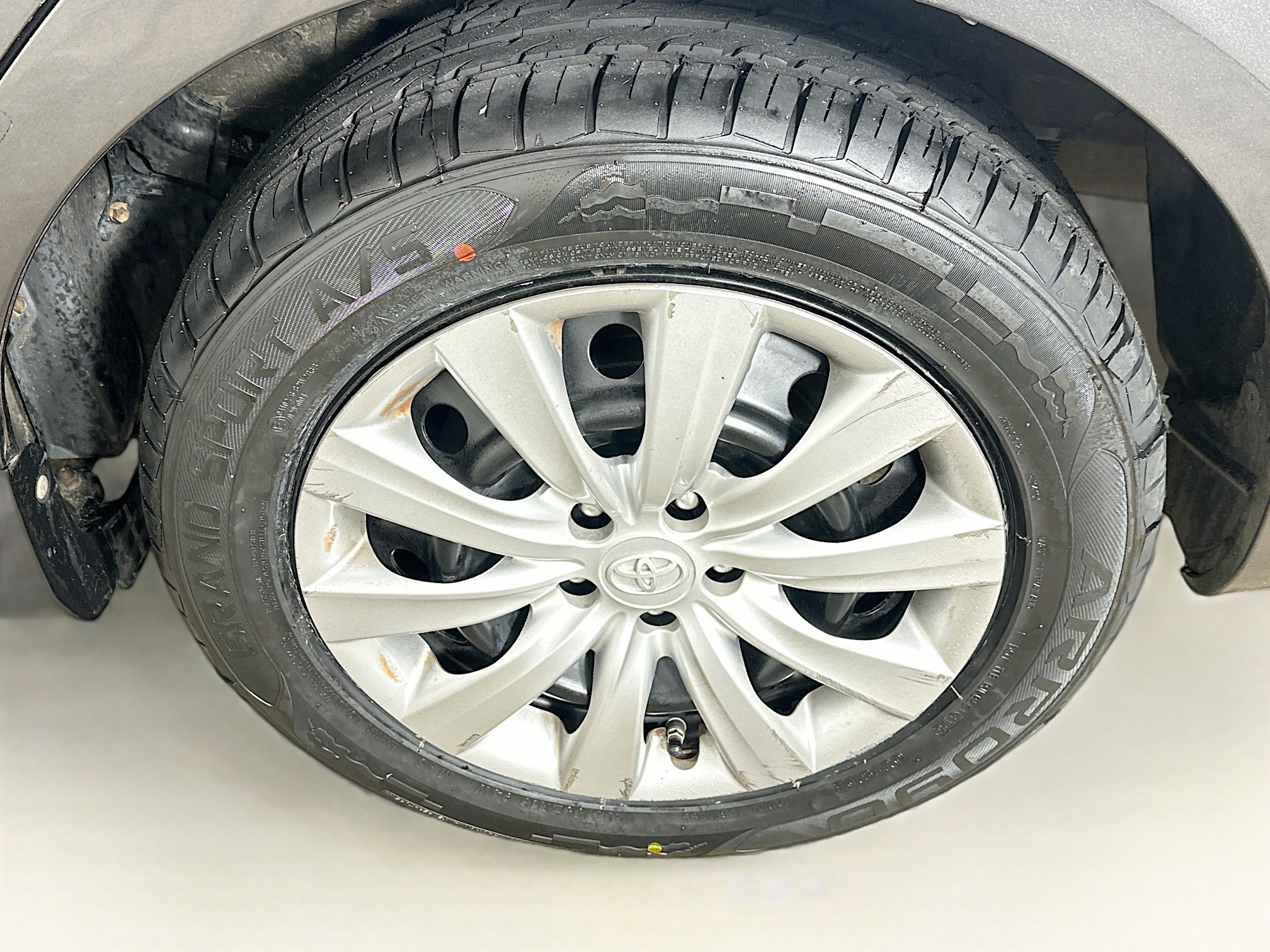 Used 2013 Toyota Corolla LE image 11