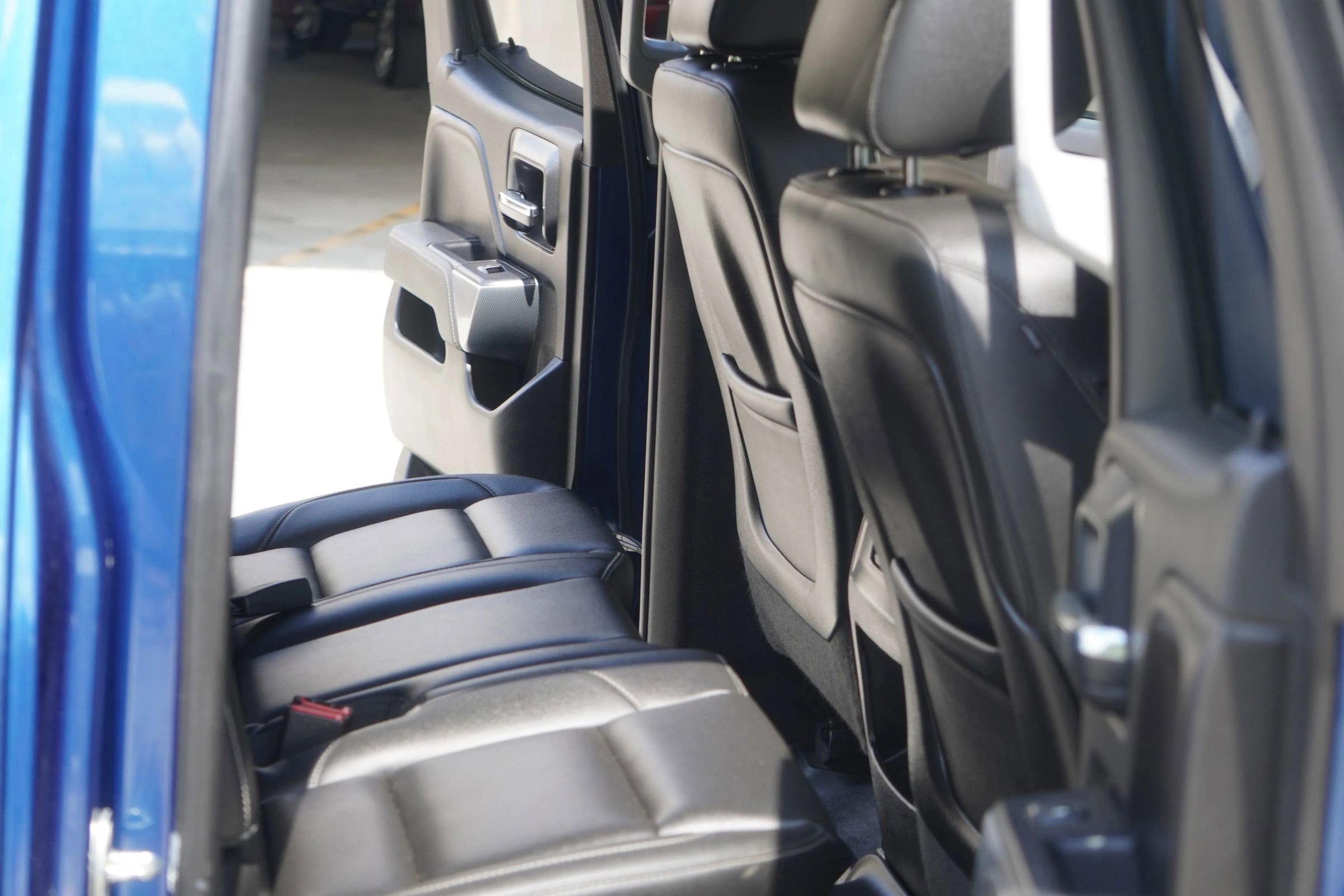 Used 2015 Chevrolet Silverado 1500 LTZ Z71 AWD/4WD image 23