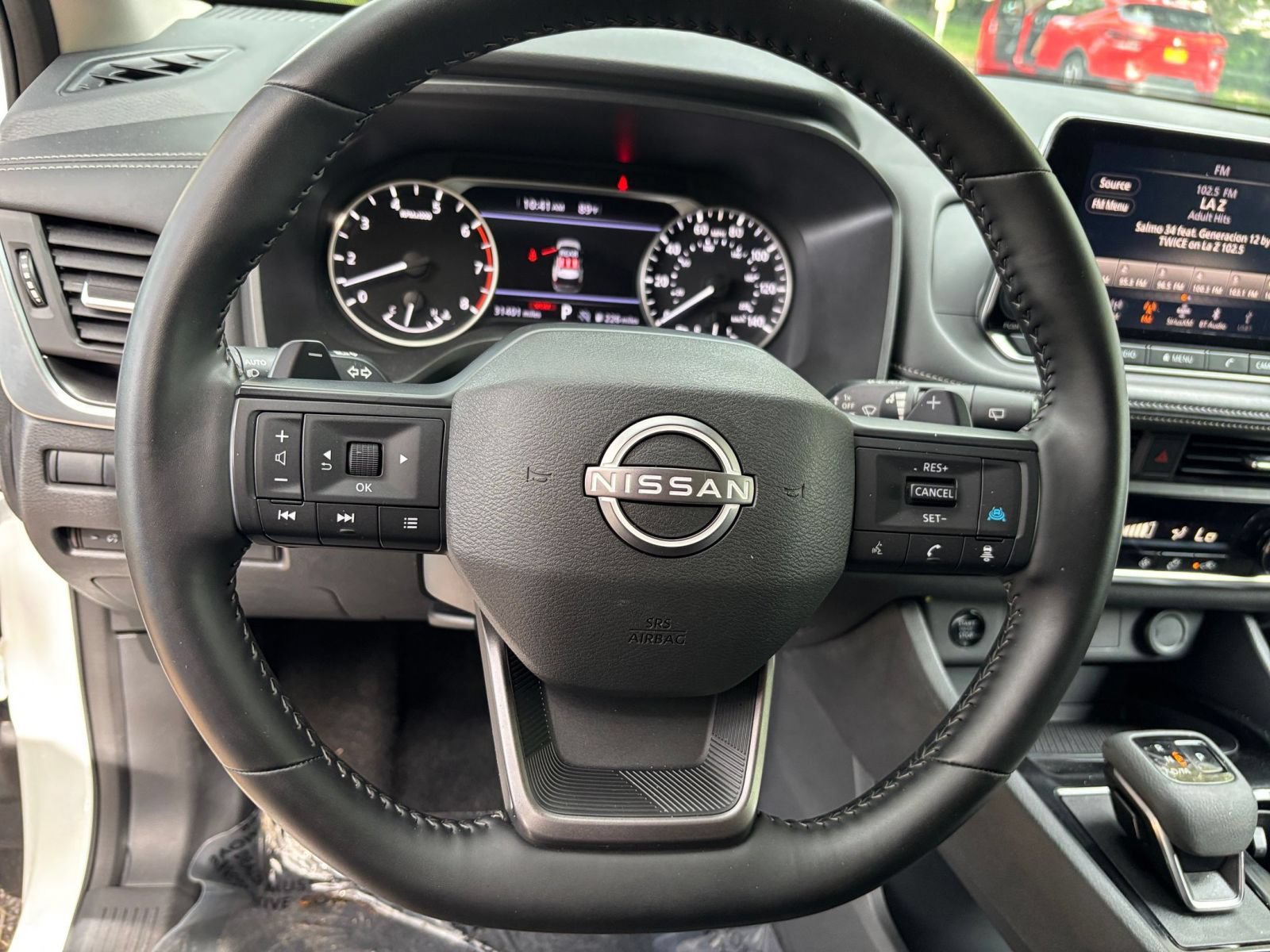 Used 2025 Nissan Rogue SV FWD image 28