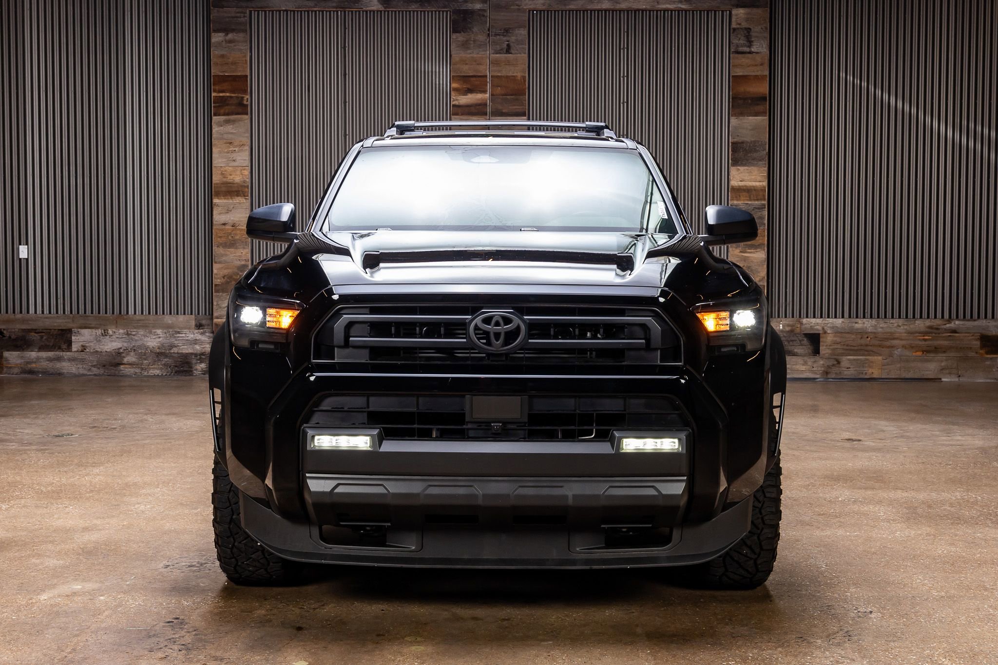 Used 2025 Toyota 4Runner SR5 AWD/4WD image 2