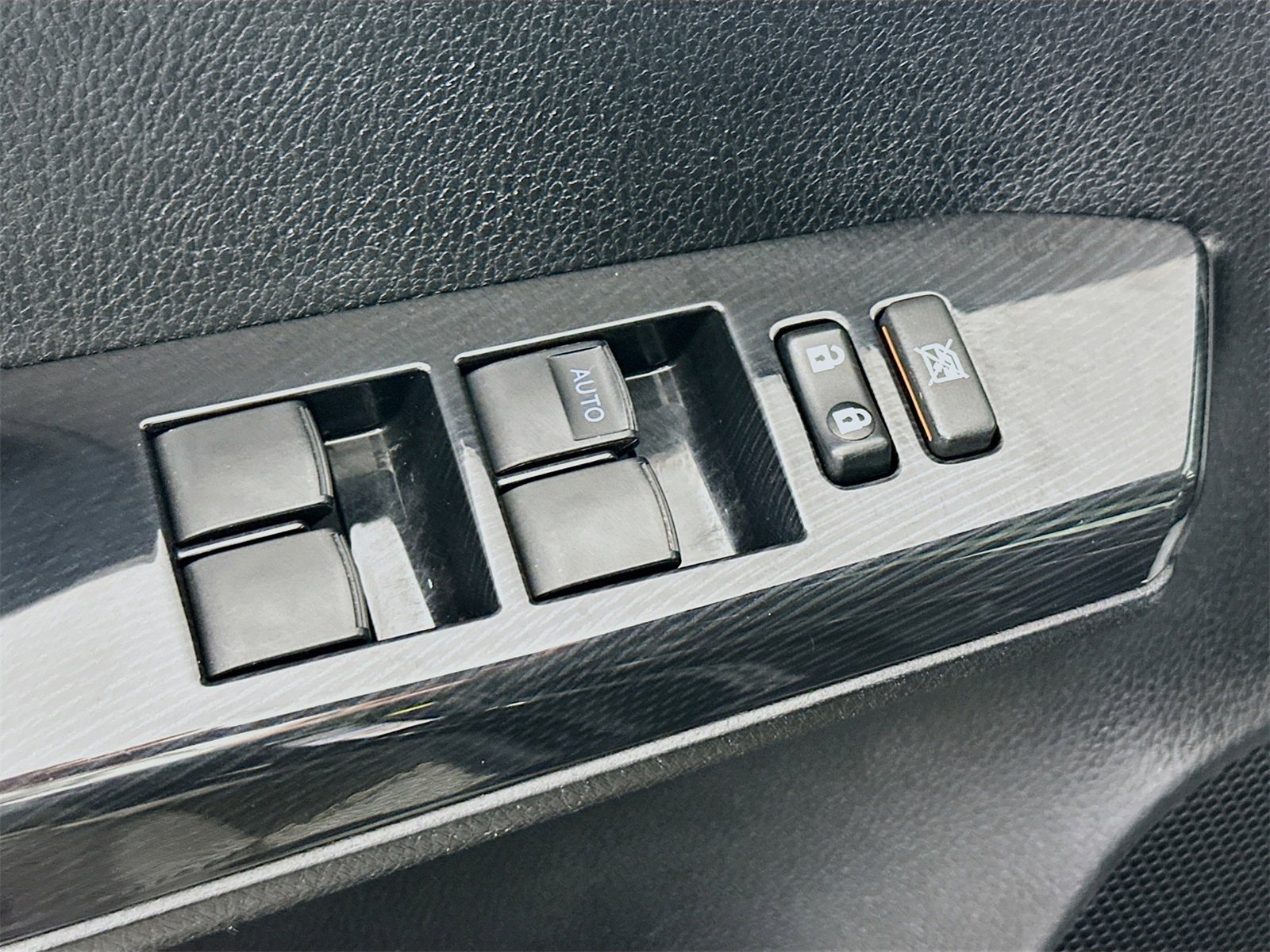 Used 2017 Toyota RAV4 SE w/ Power Extra Value Package image 17