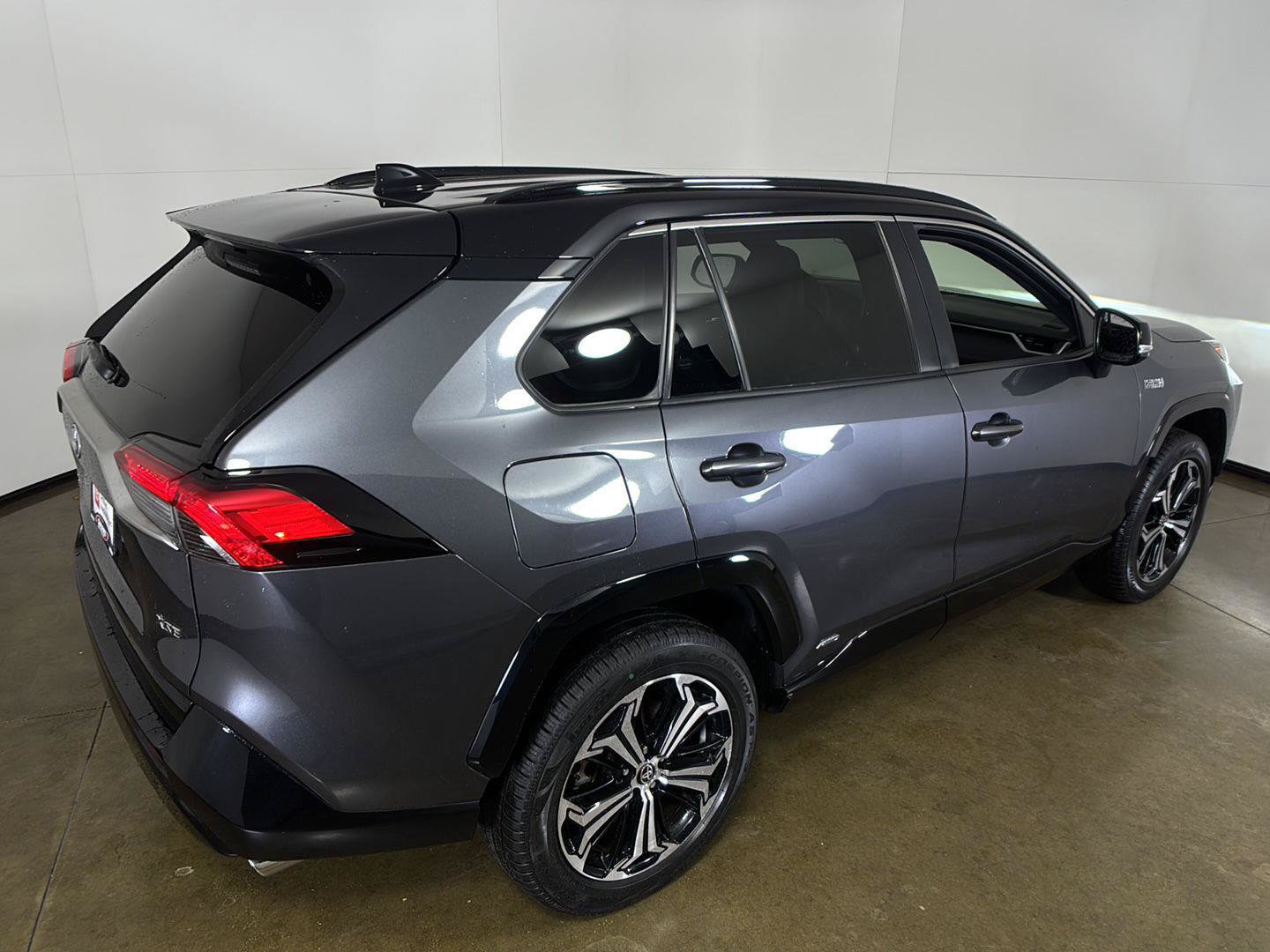 Used 2022 Toyota RAV4 XSE w/ Weather Package AWD/4WD image 11