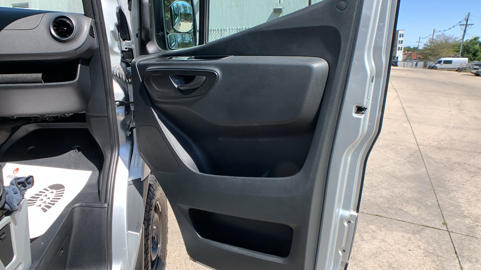 Used 2024 Mercedes-Benz Sprinter 2500 image 20