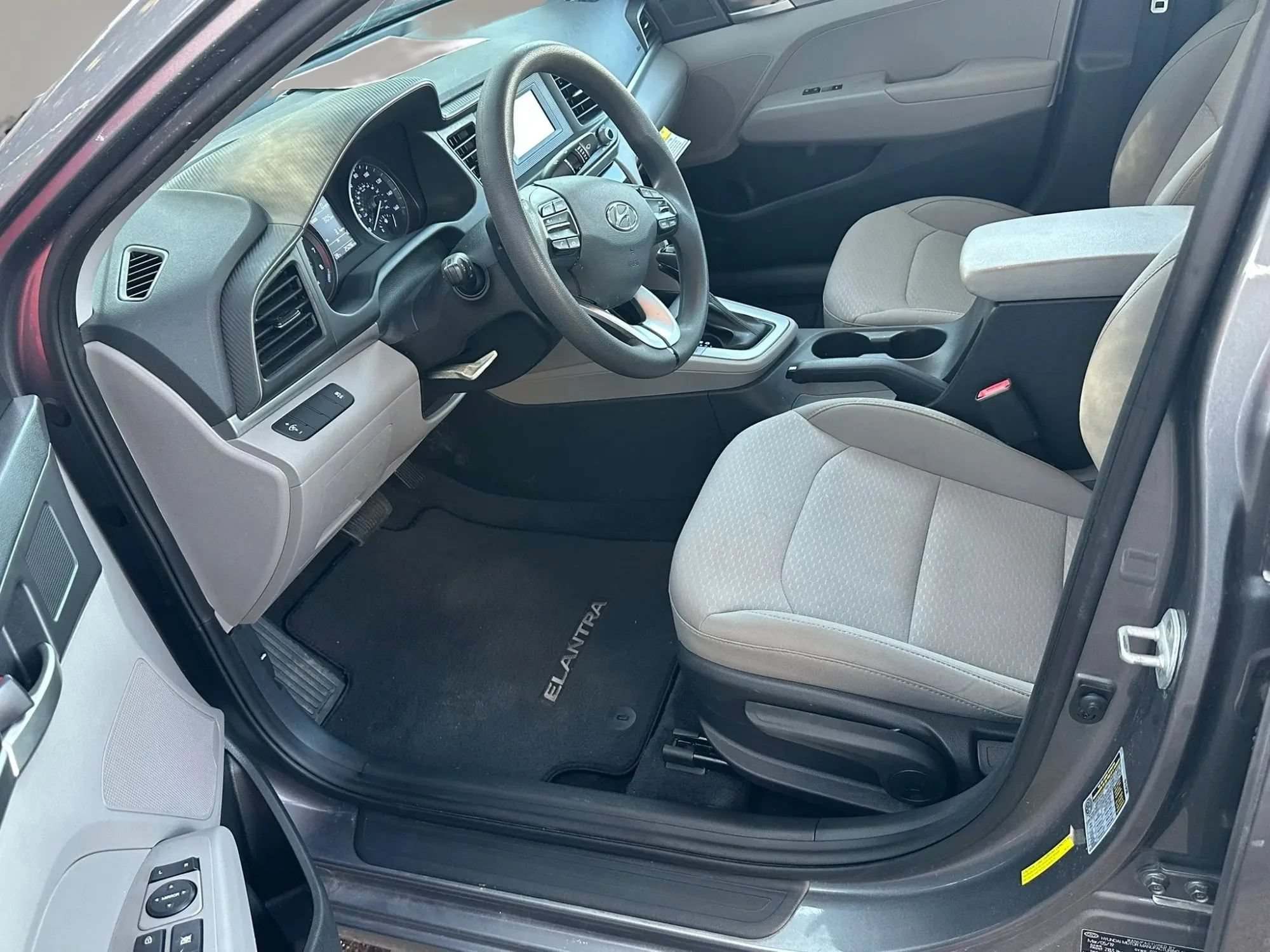 Used 2019 Hyundai Elantra SE FWD image 7