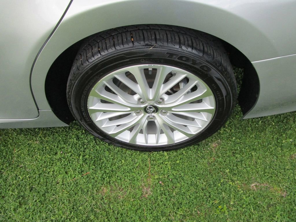 Used 2018 Toyota Camry XLE image 12