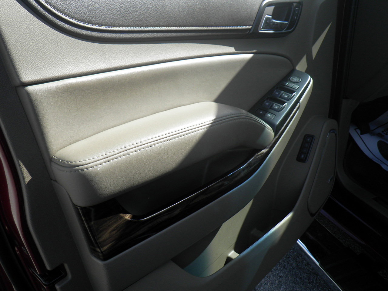 Used 2018 GMC Yukon XL SLT w/ Premium Edition image 17