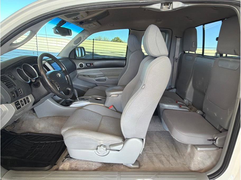 Used 2010 Toyota Tacoma 4x4 Access Cab V6 image 10