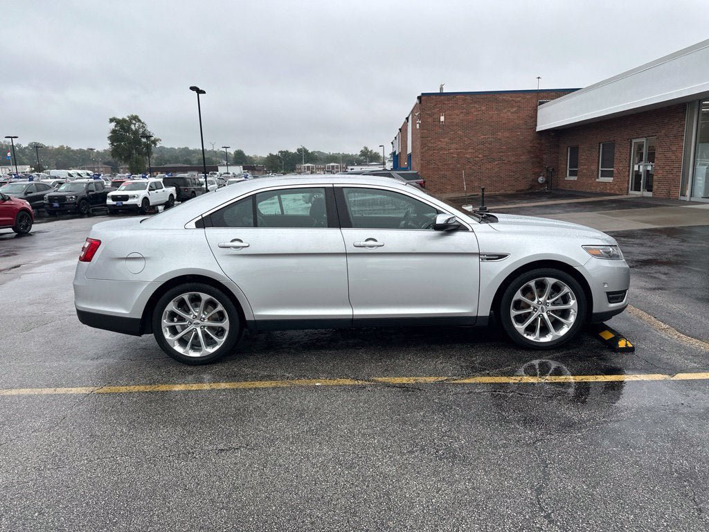 Certified 2019 Ford Taurus Limited w/ Driver Assist Package AWD/4WD image 4