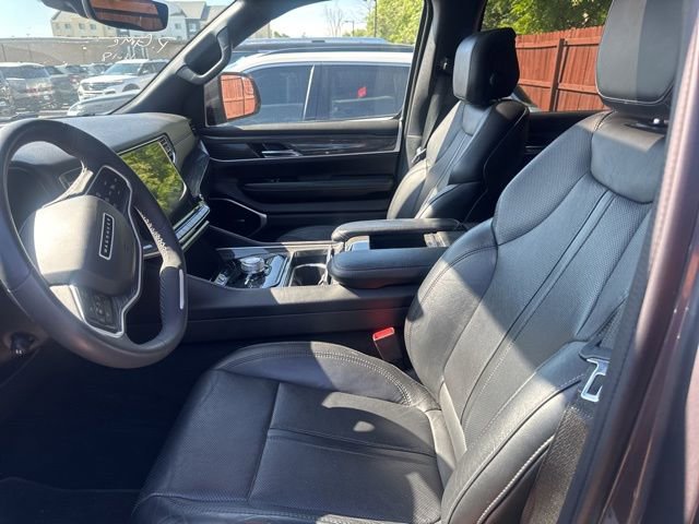 Used 2022 Jeep Wagoneer Series II w/ Premium Group I AWD/4WD image 11