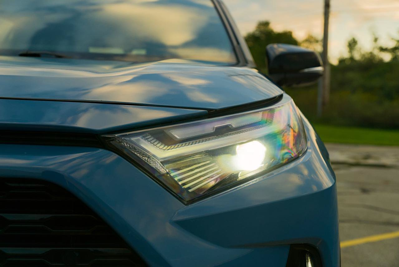 Used 2022 Toyota RAV4 XSE AWD/4WD image 11