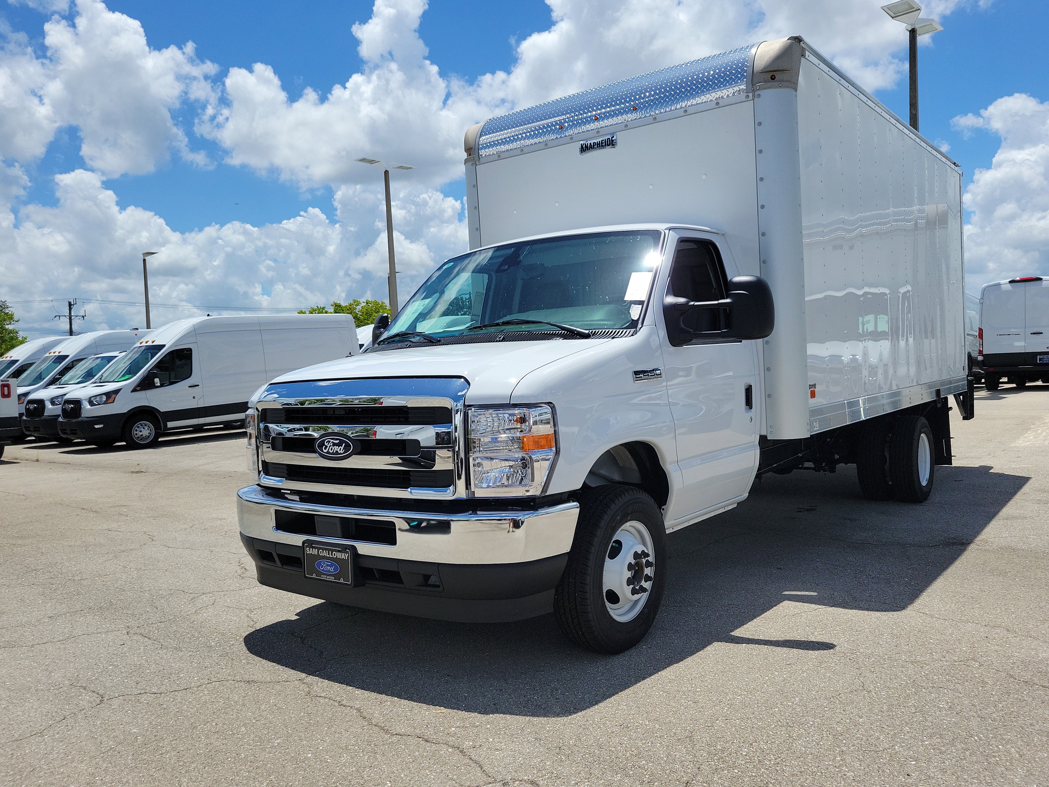 New 2027 Ford E-450 and Econoline 450 Super Duty w/ Power Equipment Group RWD image 3