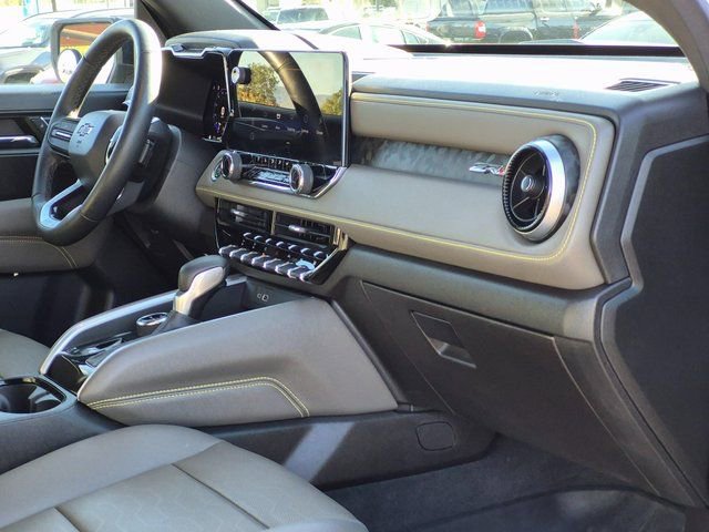 Used 2024 Chevrolet Colorado ZR2 w/ ZR2 Convenience Package III image 21