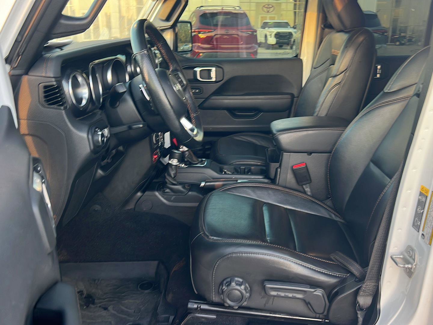 Used 2022 Jeep Wrangler Unlimited Rubicon w/ Xtreme Recon 35" Tire Package image 10