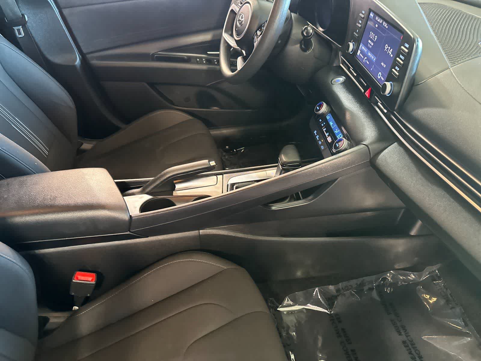 Used 2022 Hyundai Elantra SEL FWD image 16