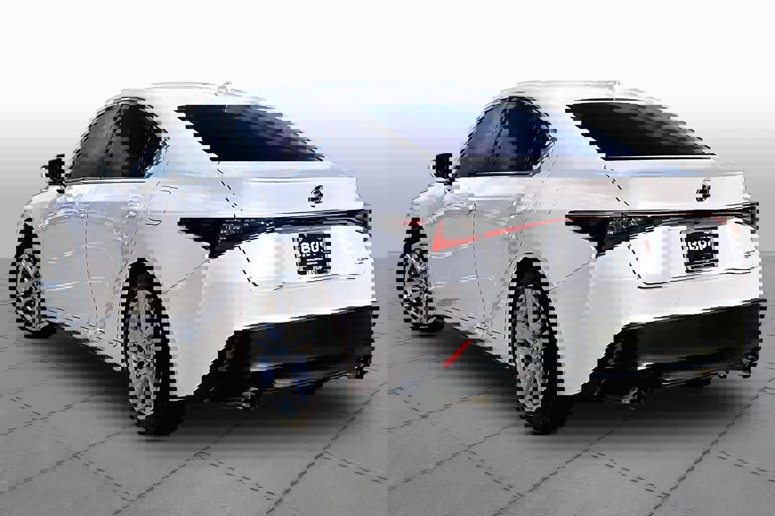 Used 2023 Lexus IS 300 w/ Comfort Package image 12