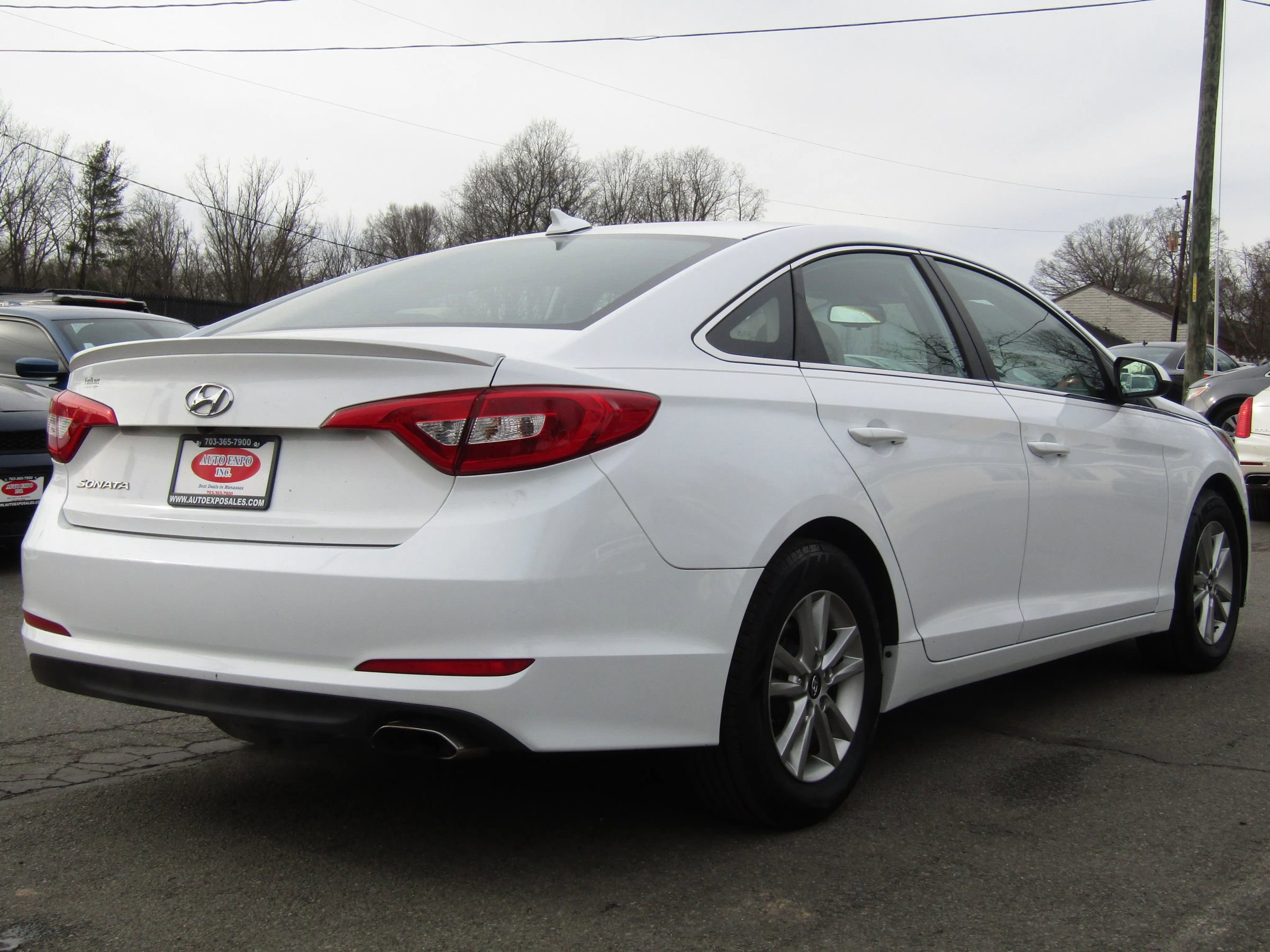 Used 2017 Hyundai Sonata SE w/ Cargo Package image 3