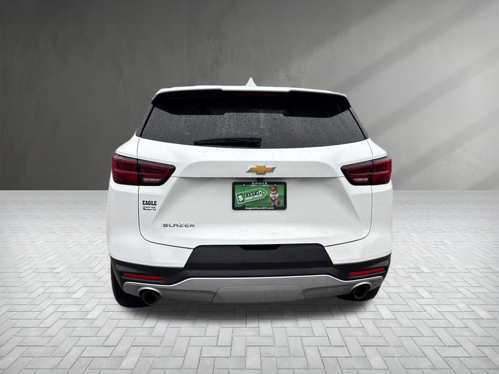 Used 2025 Chevrolet Blazer LT image 4
