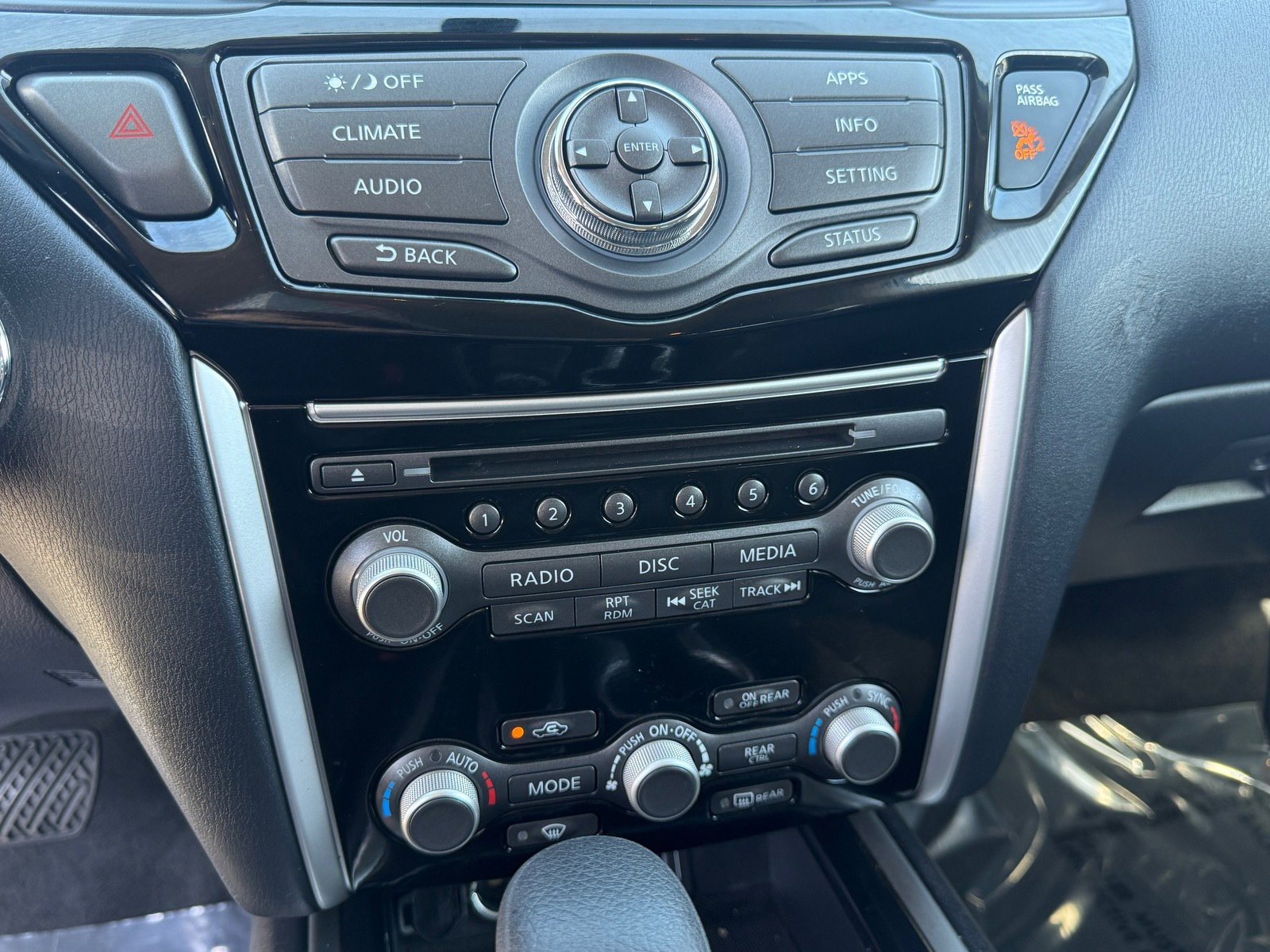 Used 2020 Nissan Pathfinder S AWD/4WD image 20