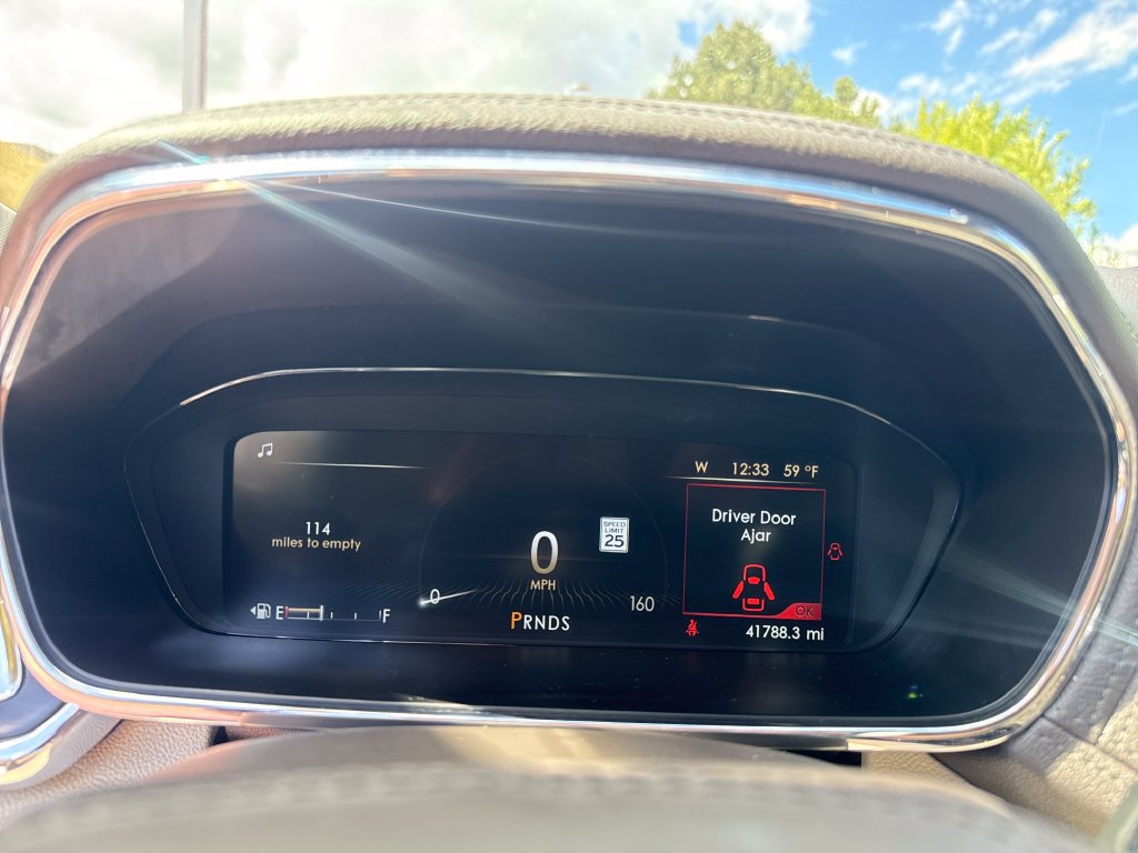 Used 2017 Lincoln Continental Select w/ Climate Package AWD/4WD image 15