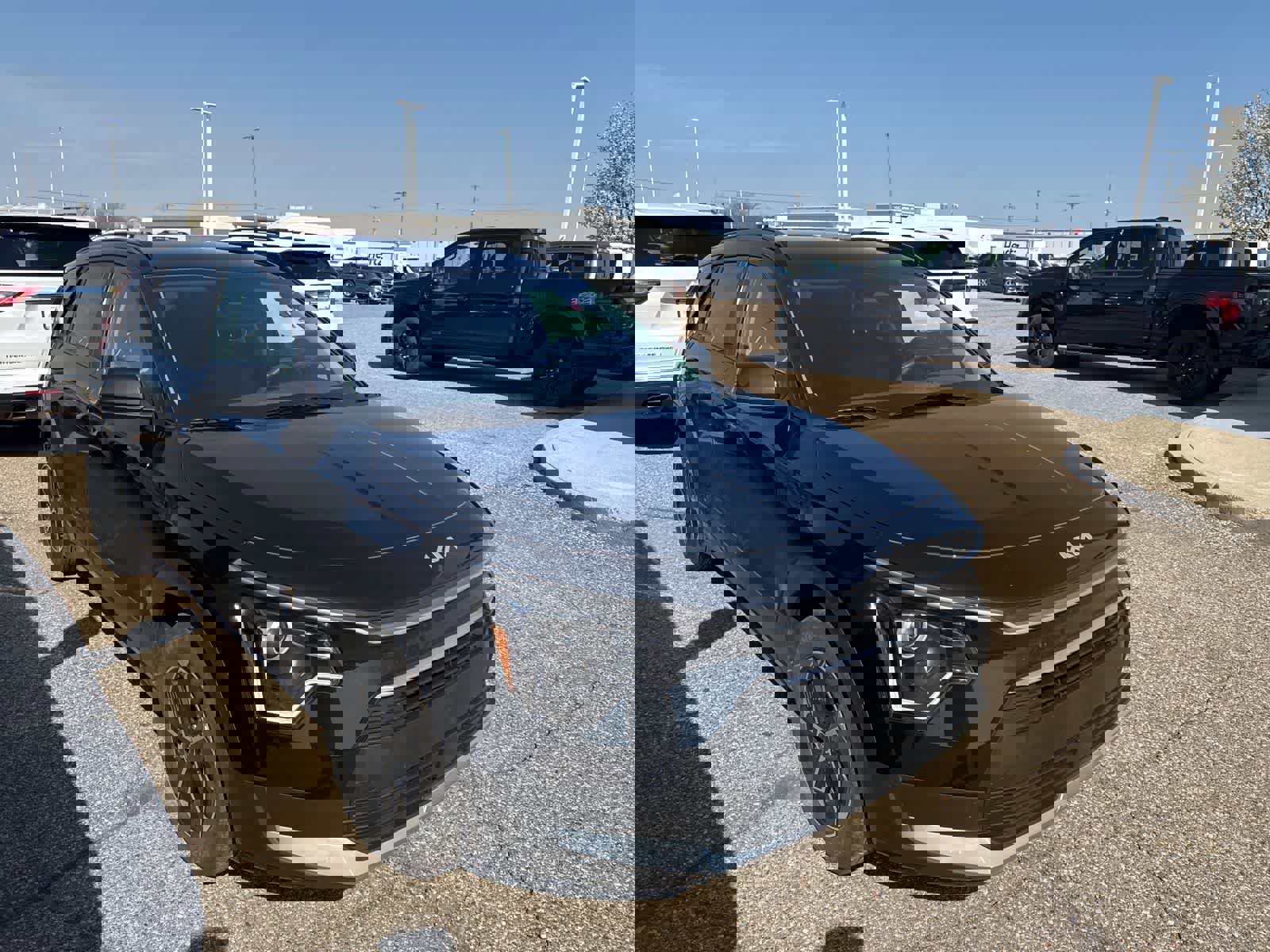 Used 2023 Kia Niro EX image 6