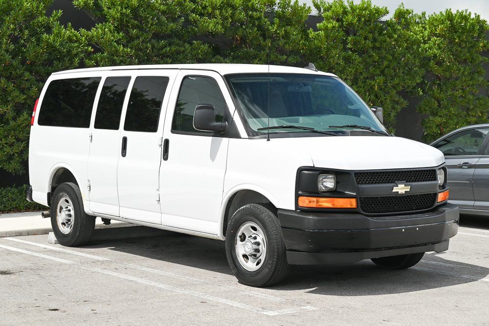 Used 2017 Chevrolet Express 2500 LS image 3