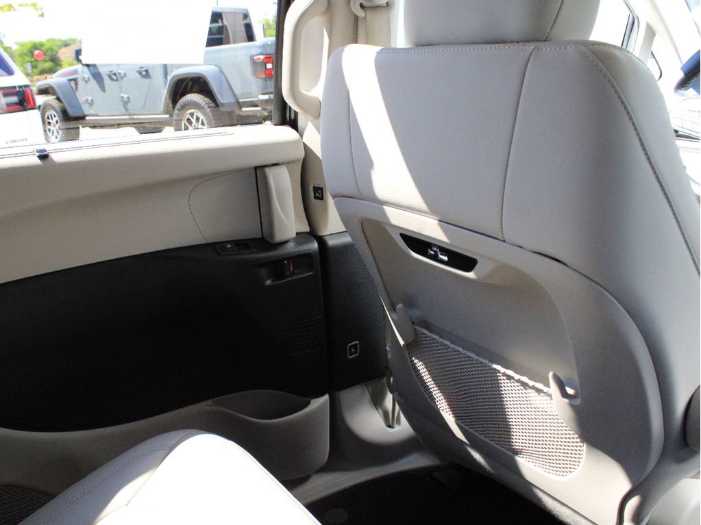 Certified 2021 Chrysler Pacifica Touring-L w/ Premium & Safety Sphere Group FWD image 29
