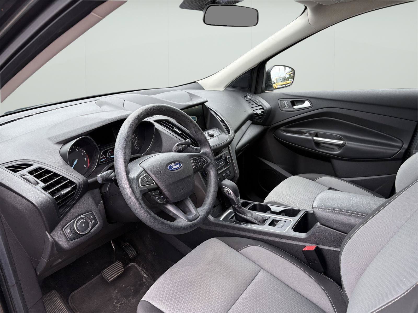 Used 2019 Ford Escape SE FWD image 9