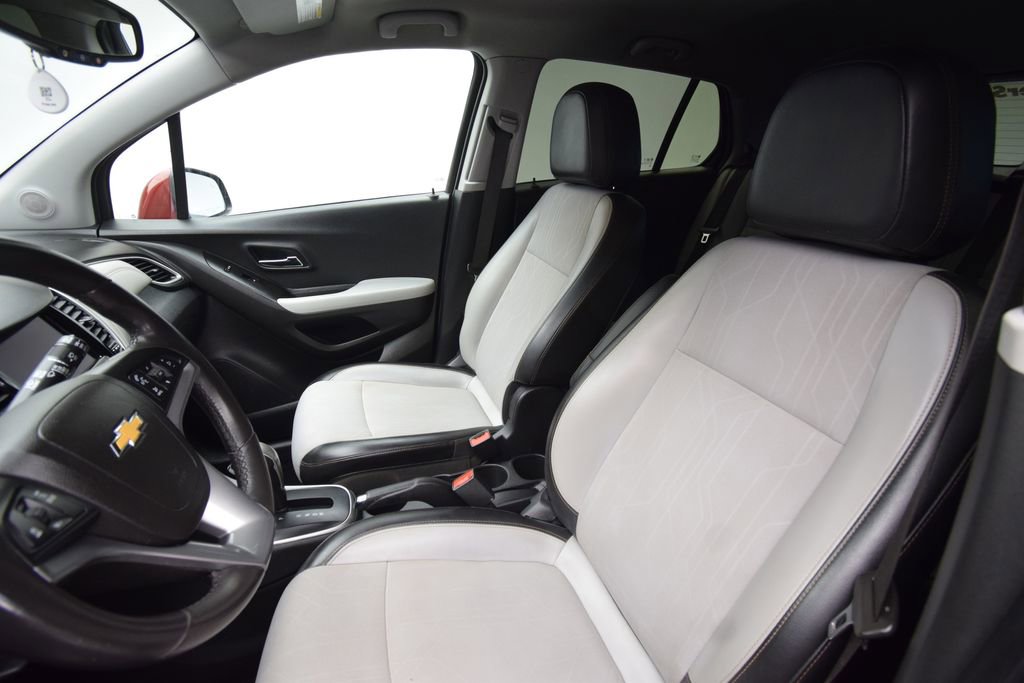 Used 2021 Chevrolet Trax LT w/ Driver Confidence Package image 15