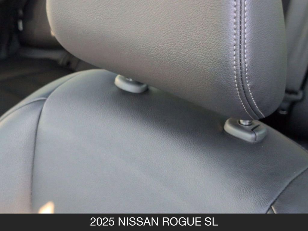 Certified 2025 Nissan Rogue SL w/ Tech Package FWD image 24