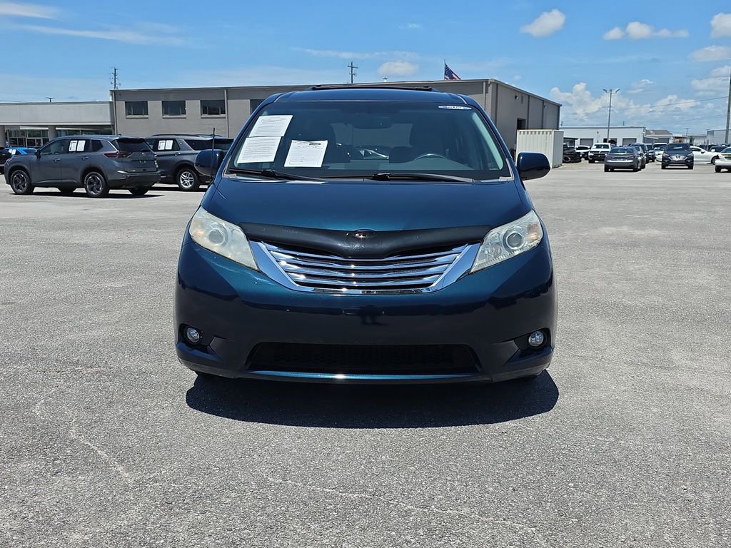 Used 2012 Toyota Sienna LE FWD image 3