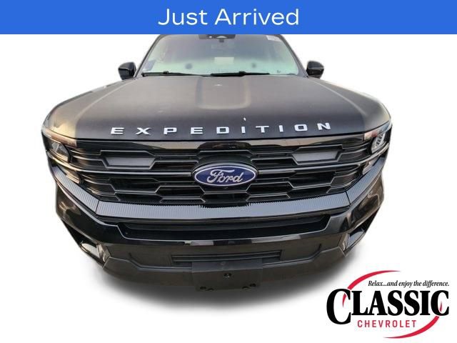 Used 2025 Ford Expedition Max Active image 3