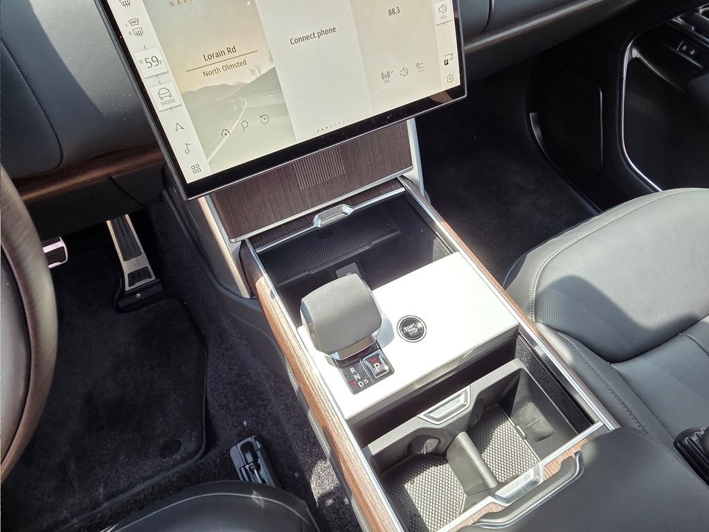 Used 2025 Land Rover Range Rover Autobiography AWD/4WD image 13