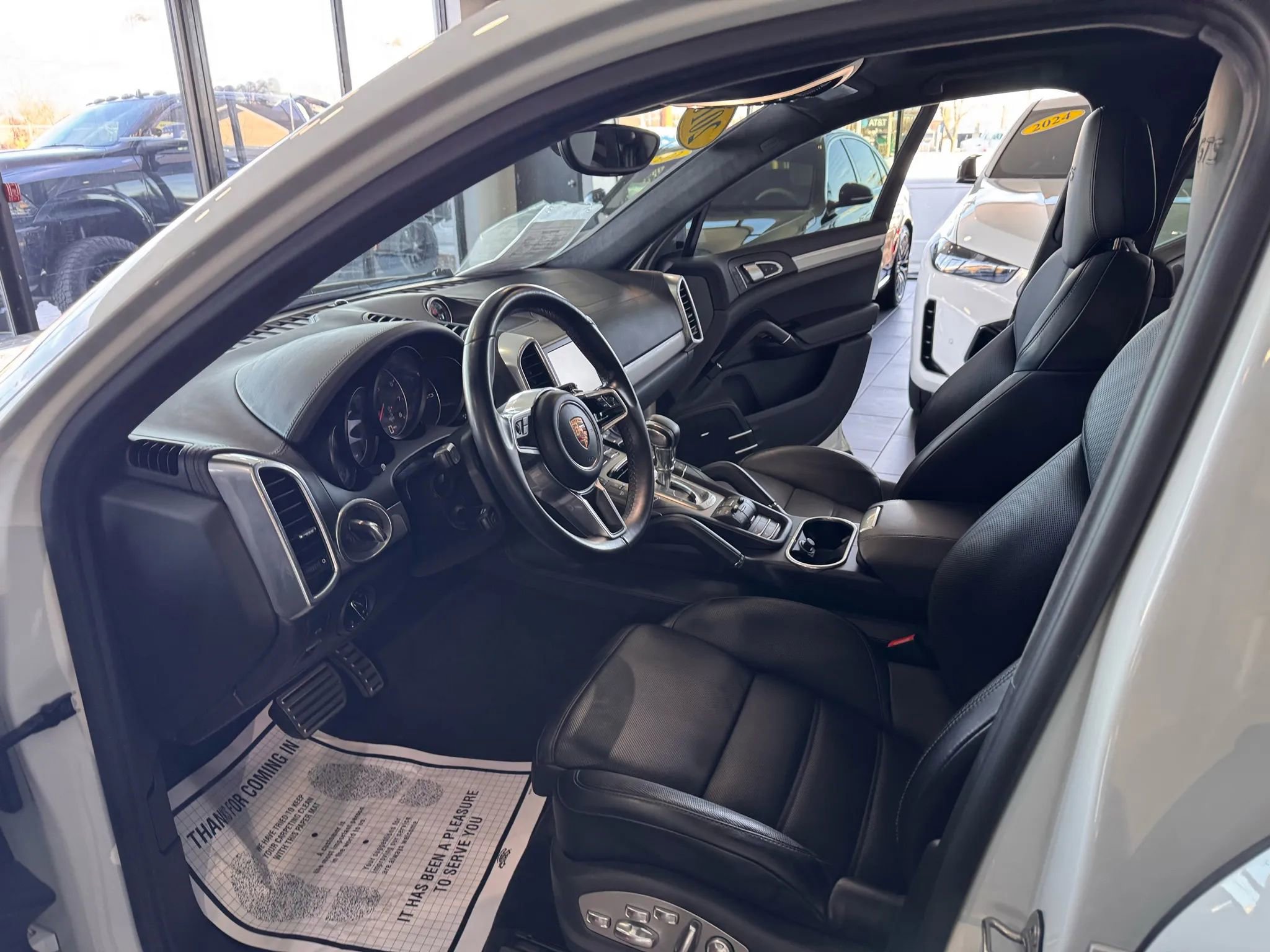 Used 2016 Porsche Cayenne GTS image 9