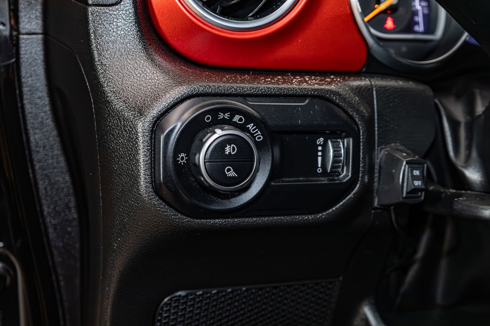 Used 2023 Jeep Gladiator Rubicon w/ LED Lighting Group AWD/4WD image 15