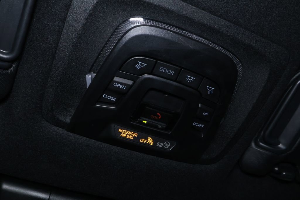 Used 2023 Toyota Corolla Cross XSE w/ Convenience Package image 28