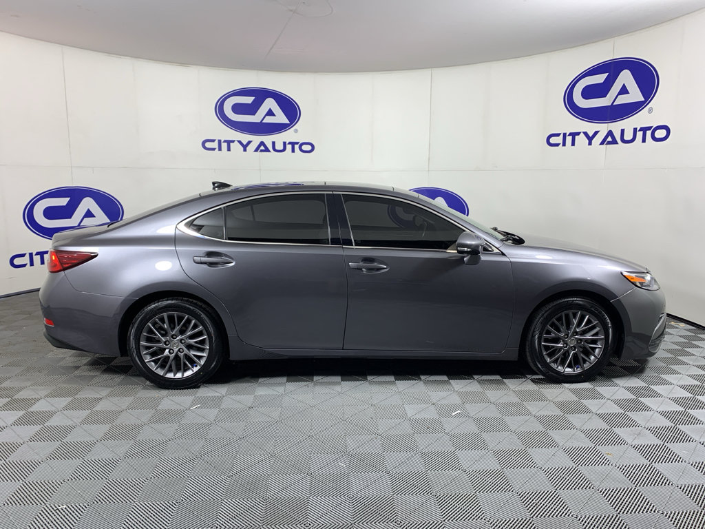 Used 2018 Lexus ES 350 w/ Navigation System Package FWD image 2