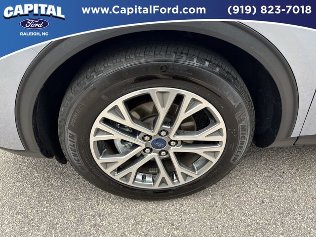 Certified 2022 Ford Escape SEL FWD image 13
