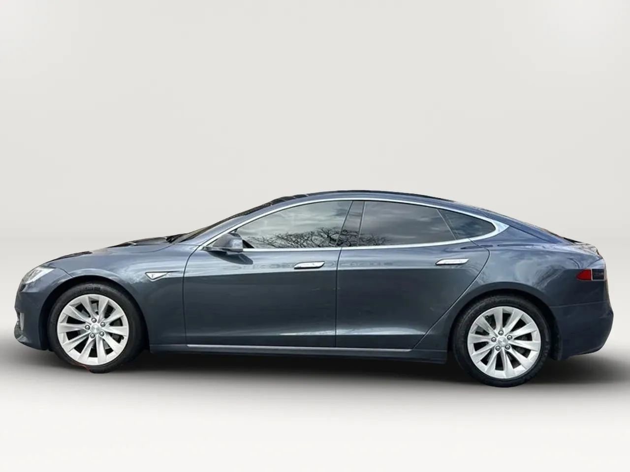 Used 2016 Tesla Model S 70 image 5