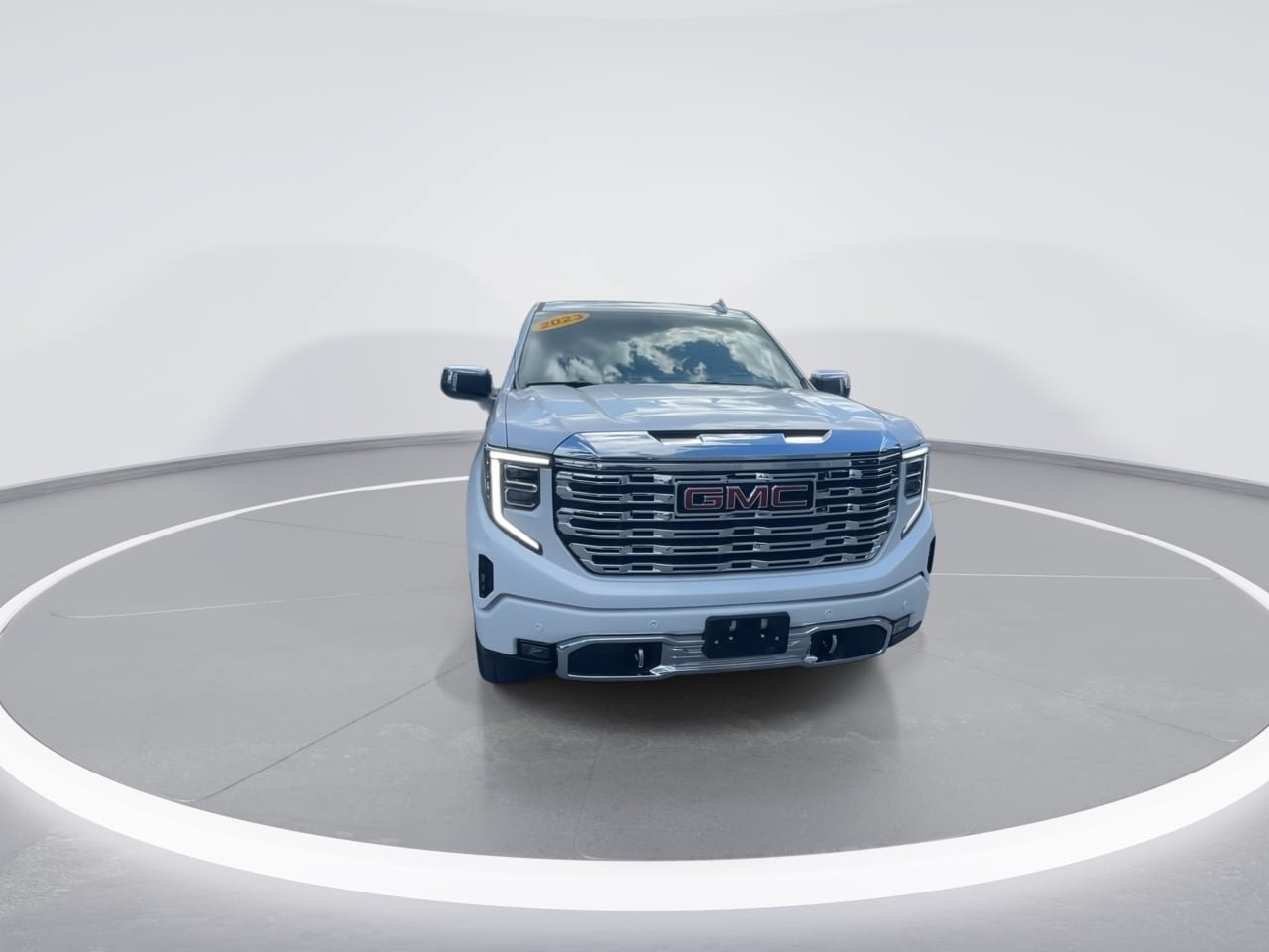 Used 2023 GMC Sierra 1500 Denali w/ Denali Reserve Package AWD/4WD image 3