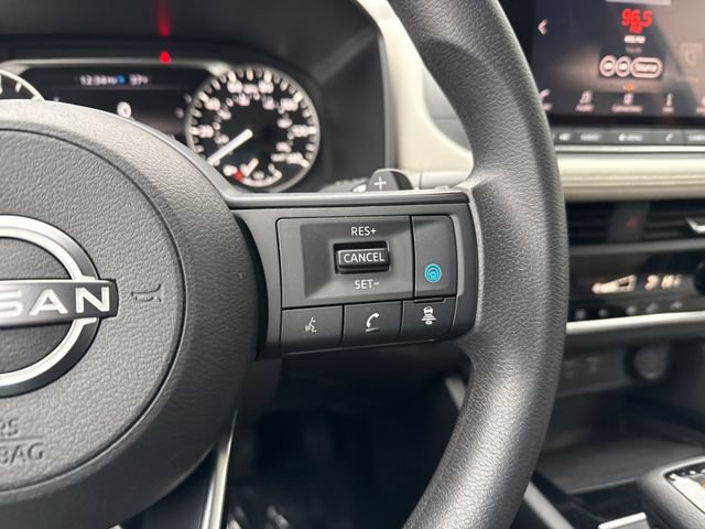 Used 2024 Nissan Rogue SV AWD/4WD image 33