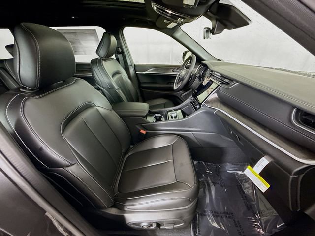 New 2025 Jeep Grand Cherokee L Limited image 30