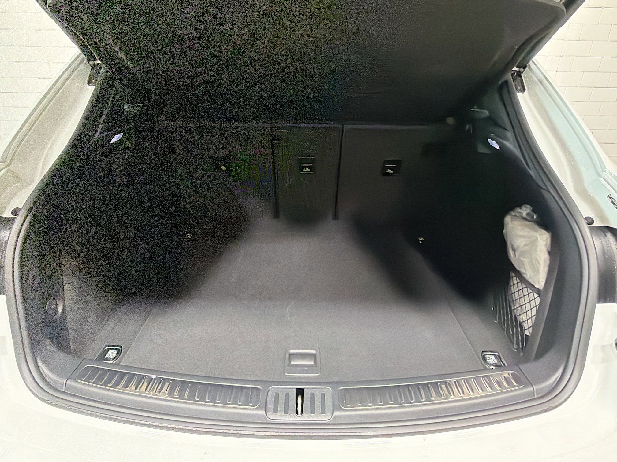 Certified 2023 Porsche Macan AWD/4WD image 13